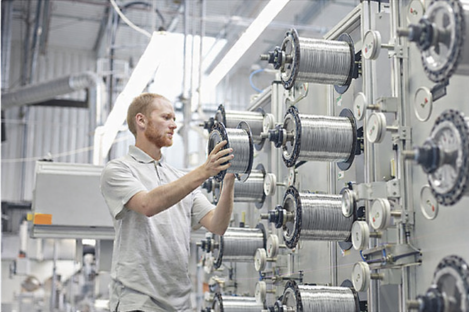 안전과 내구성을 설계하는 전문 전선 기술